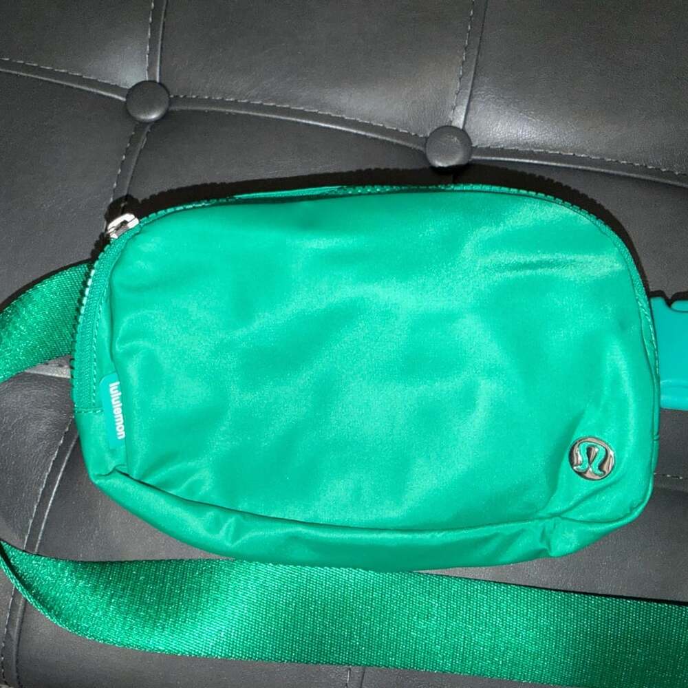 Lululemon Everywhere Belt Bag 1L O/S Green Nylon Bag
